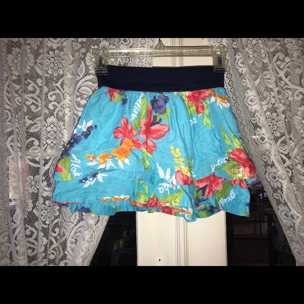 Hollister bright blue floral/Aloha skirt (XS)